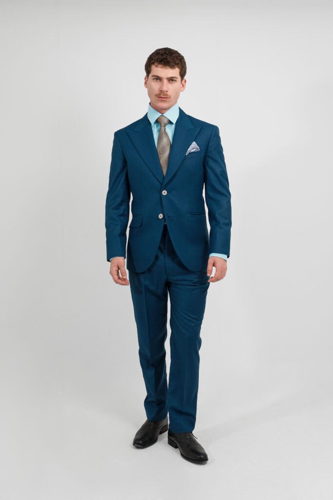 Traje de línea clásica