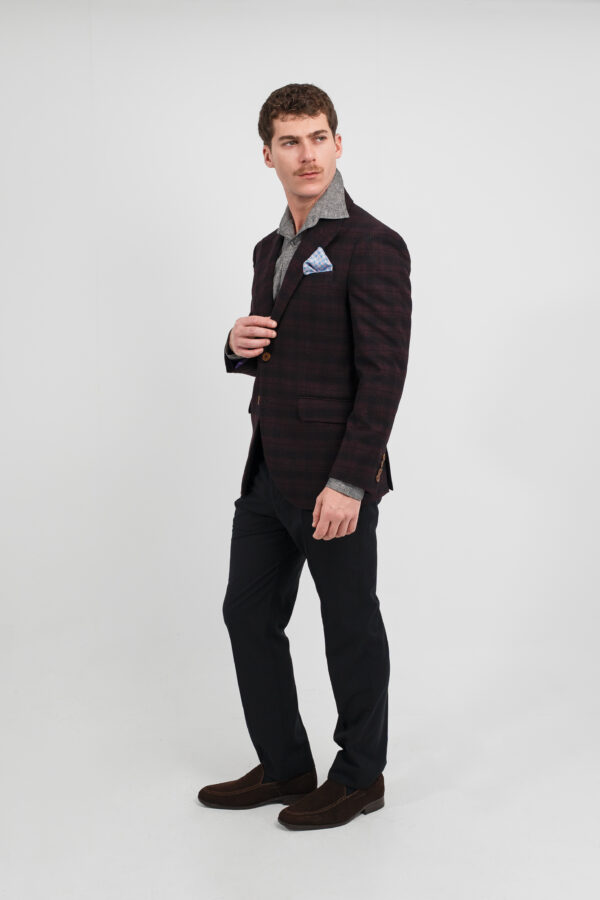 Traje color vino - Imagen 6